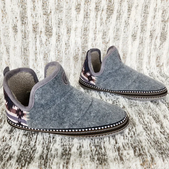 Ariat "Bootie Slipper" Grey Southwestern Aztec Pattern | Women's Size 6.5 - 7 - Picture 7 of 12